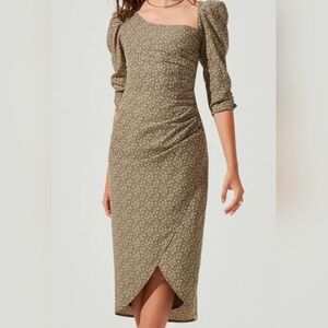 Astr The Label Olive Green And Pink Floral Puff-Sleeve Midi Dress